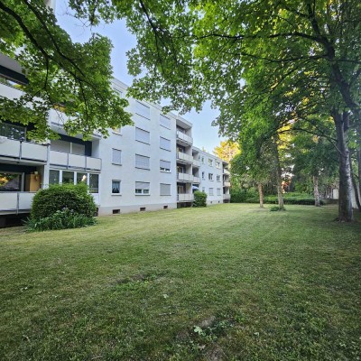 Schöne, bezugsfreie 4-Zimmer-Wohnung mit Balkon, Garage und Blick ins Grüne