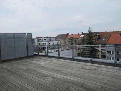 Helle 4-Zimmer-Penthouse-Maisonetten Wohnung mit sonniger Dachterrasse / Keine Maklergebühren!