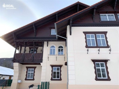 TRAUMHAFTE DG-MAISONETTE-WOHNUNG MIT SÜDTERRASSE UND GARAGENPLATZ IN EXKLUSIVER LAGE