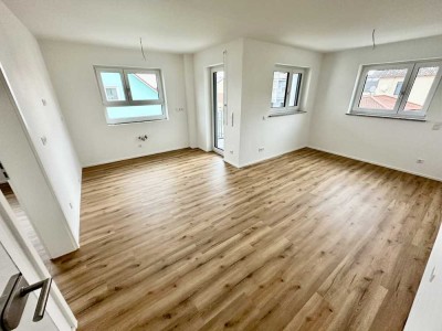 Neubau-Erstbezug! Moderne 4-Zimmer-Wohnung | Einbauküche, Loggia & 2 Stellplätzen in Burglengenfeld!