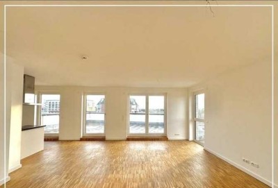 Geschmackvolle und geräumige Wohnung mit zwei Zimmern sowie Balkon und EBK in Hamburg