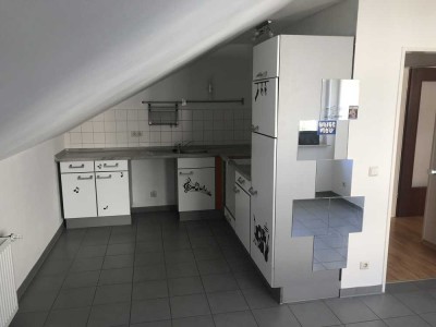 2-Zimmer Dachgeschosswohnung in Bickenbach mit Balkon