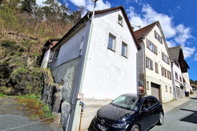 Top Angebot: 1 Grundstück, 3 Gebäude, bis zu 5 WE, davon 3 vermietet