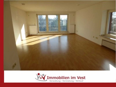 *** Wunderschöne, lichtdurchflutete Dachgeschosswohnung in zentraler Lage ***
