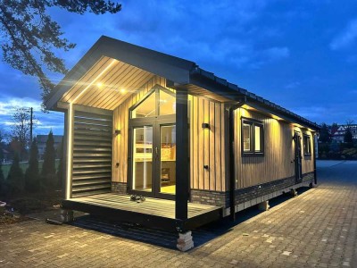 Kleine Neue Tiny Haus Siedlung als Erstwohnsitz nähe Baggersee in Altisheim