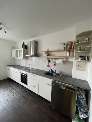 Charmante 2-Zimmer-Wohnung mit großzügigem Balkon und viel Stauraum
