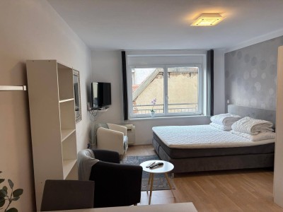 Studio, 5. Stock, im Zentrum