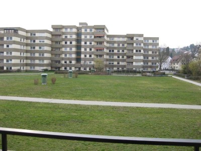 Helle 2-Zimmer Wohnung mit Balkon im 1. OG in Stuttgart-Botnang