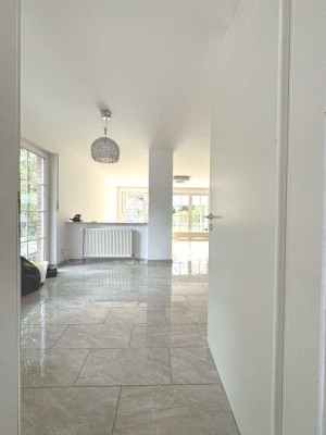 TOLLE Doppelhaushälfte mit sehr sonnigem Grundstück + Garage