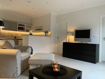 Hochwertig sanierte, moderne 2-Zimmer-Landhauswohnung für PENDLER