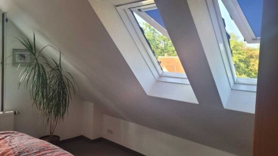 Schöne 2,5 Zimmer Dachgeschosswohnung