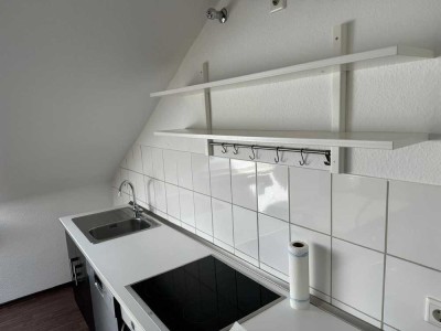 Schöne 2-Zimmer-DG-Wohnung in Neuss