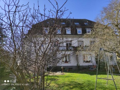 Dachgeschosswohnung in Villa 74qm_Provisionsfrei von privat KM 850,- +NK