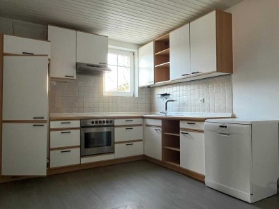 Ansprechende und gepflegte 3-Raum-Wohnung mit Balkon und EBK in Passau