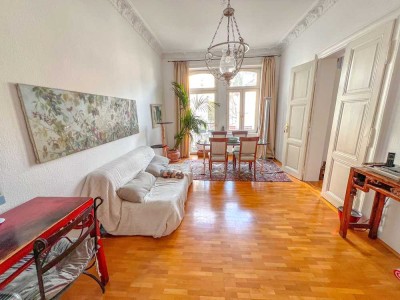 Altbaujuwel/  4 Zimmer/ Balkon /  Aufzug/  TG-Stellplatz