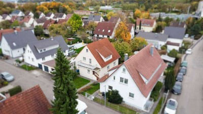 Renovierungsbedürftiges Haus mit kleinem Garten, Terrasse und Sauna