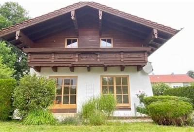 freistehendes Einfamilienhaus (voll unterkellert) mit Blick auf die Berge