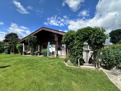Großzügiges Einfamilienhaus mit schön angelegtem  Grundstück
