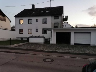 Von Privat: Stilvolle, gepflegte 3,5-Raum-DG-Wohnung in Meitingen