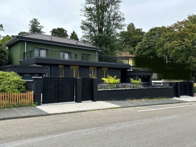 Erdgeschosswohnung mit lux. Innenausstattung , Terrasse, Garten  in Mülheim, Speldorf