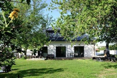 ABSOLUTE RARITÄT - Exklusives Einfamilienhaus mit eigenen Pferdeboxen &amp; Top Ausstattung!