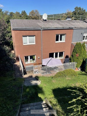 CHARMANTES ECKREIHENHAUS IN KLOSTERNEUBURG - 6 ZIMMER - GRÜNRUHELAGE - TERRASSEN - EIN ORT ZUM WOHLFÜHLEN !