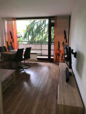 Ansprechende und gepflegte 1-Zimmer-Wohnung mit Balkon und EBK in Krefeld