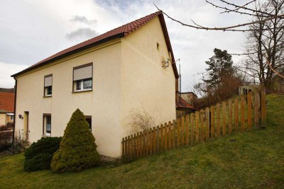 Schadeleben: Charmantes Einfamilienhaus mit Dachterrasse und Garage!