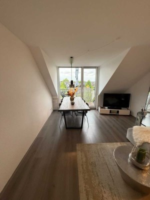 gemütliche 2-Zimmer-Dachgeschosswohnung mit Balkon in Neuss (Rhein-Kreis)