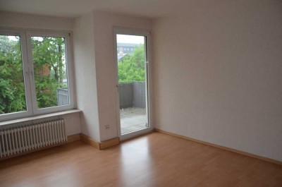 Freundliche und gepflegte 3-Raum-Wohnung mit Balkon in Köln Eil