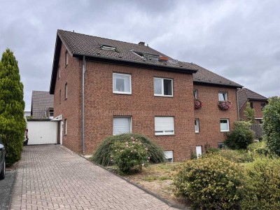 Helle 2,5-Zimmer Dachgeschosswohnung mit Balkon in Wesel
