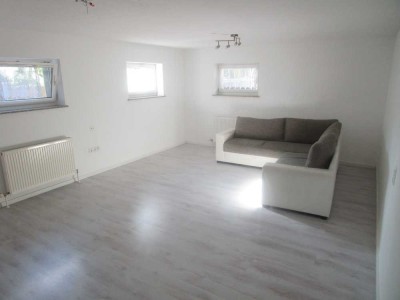 Schöne Kernsanierte Souterrain vier Zimmer Wohnung in Wetteraukreis, Büdingen
