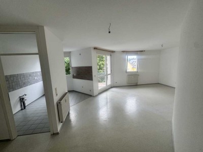 4 Zimmer mit 2 Balkone und TG plus Außenstellplatz