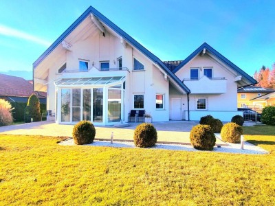 Elegantes Haus am Mondsee mit riesigem Garten und moderner Ausstattung - Ihr Traumhaus!
