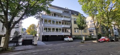 Charmante teilmöblierte 2-Zimmer-Wohnung mit Balkon am Stadtwald in Köln Braunsfeld