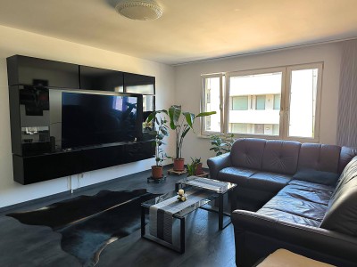 Voll möblierte Wohnung in Ruhelage bei U3 - mit PKW Stellplatz