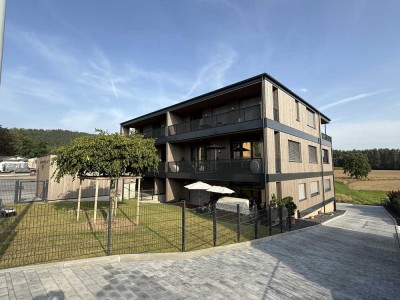 Traumhafte 4-Zimmer Erdgeschosswohnung mit Balkon und Terrasse in Neustadt bei Coburg