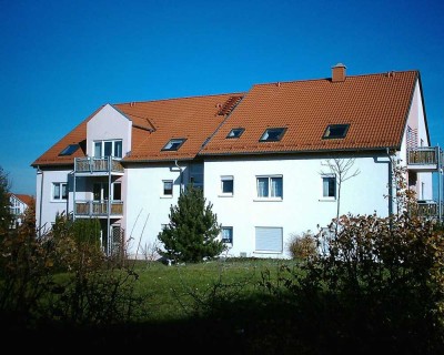 2 helle Zimmer mit Einbauküche, Terrasse und viel Abendsonne in Kesselsdorf