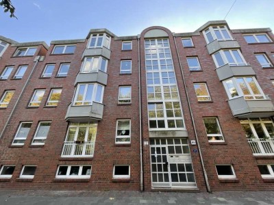 Helle, geräumige 3-ZKB-Balkonwohnung in der 3. Etage in der Südstadt zu vermieten!