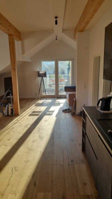 Modernisierte 4-Zimmer-Wohnung mit Balkon in Bestlage!