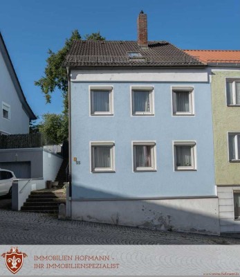 Schnäppchen! Flexibel nutzbares Reihenendhaus im Herzen von Landau!