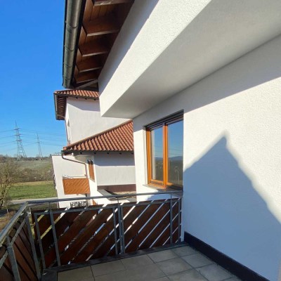 Helle 3 Zimmer Etagenwohung mit Balkon