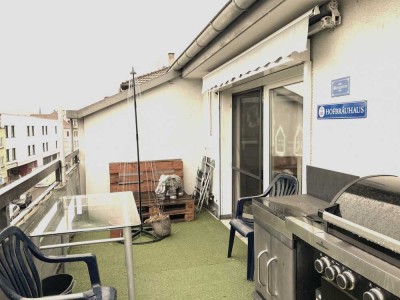 Schön geschnittene 3-Zimmer Wohnung mit Dachterrasse