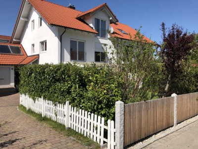 grosse DHH mit Einliegerwohnung und Garten in ruhiger Siedlungslage