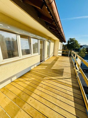 Sanierte Obergeschosswohnung in ruhiger Lage – 3-Parteienhaus mit Garten