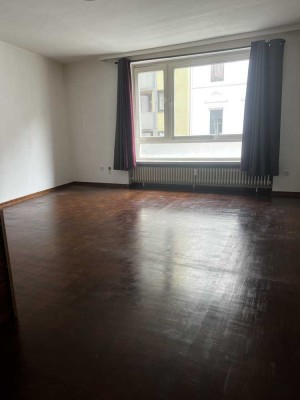 List Helle 2 Zimmer Whg mit Süd Balkon &  EBK in Hannover