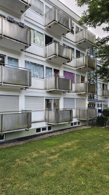 Stilvolle, gepflegte 1-Zimmer-Wohnung mit Einbauküche in Eschborn