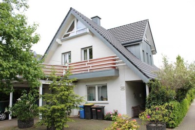 Für Sonnenanbeter & Anleger: Großes Zweifamilienhaus mit Traum-Dachterrasse