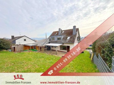 Pluwig: Dreifamilienhaus mit Garten, Kamin & 2 Garagen — ideal für Kapitalanleger, Mehrgenerationenw