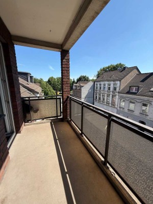 *Über den Dächern von Meiderrich* helle 2,5 Raumwohnung mit Balkon